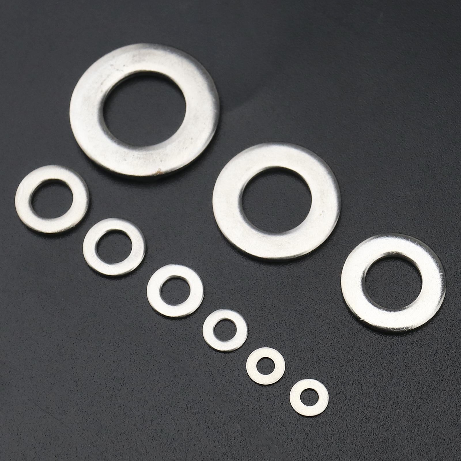 580pcs Rust Resistant Flat 304 Stainless Steel Assorted Washer Set M2