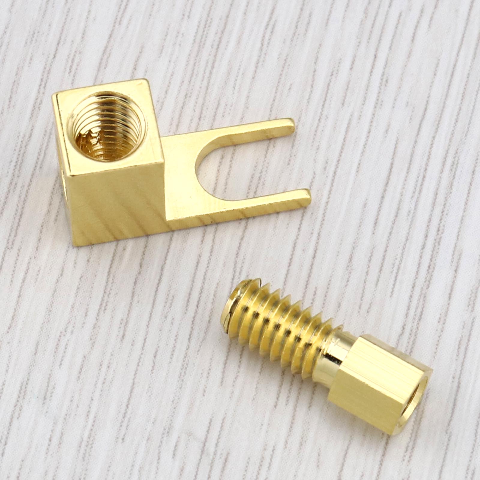4pcs Brass Gold Plated Banana to Spade Adapter Plug for Audio Cables
