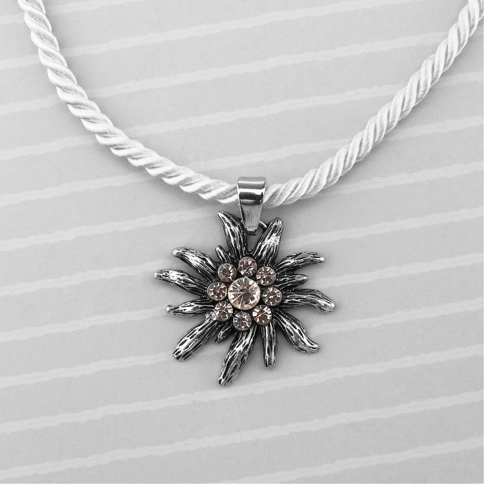 SSKHE Edelweiss Dirndl Schmuck Set Pink - Halskette, Ohrstecker & Ring Für Oktoberfest